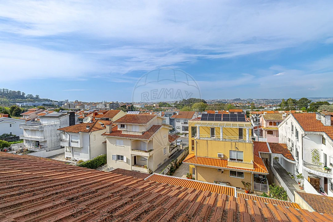 Moradia T4 para Venda em Oliveira do Douro Foto 33