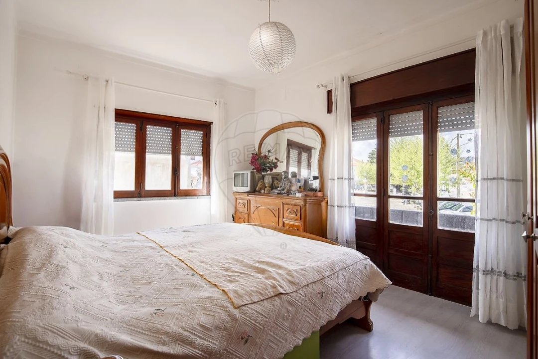 Moradia T5 para Venda em Dois Portos e Runa Foto 7