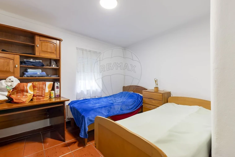 Moradia T5 para Venda em Dois Portos e Runa Foto 18