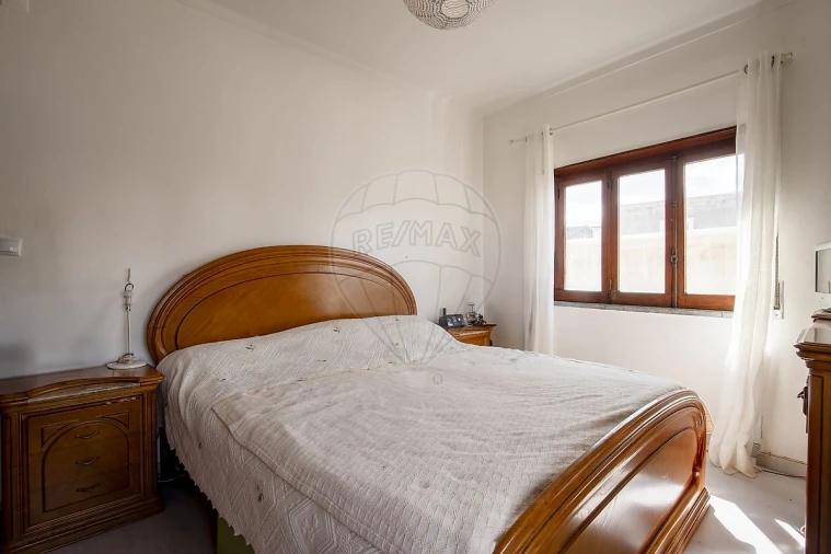 Moradia T5 para Venda em Dois Portos e Runa Foto 8