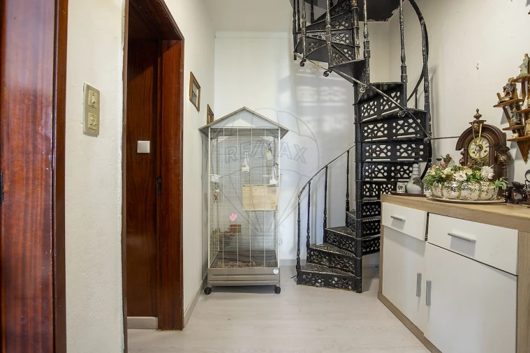 Moradia T5 para Venda em Dois Portos e Runa Foto 10