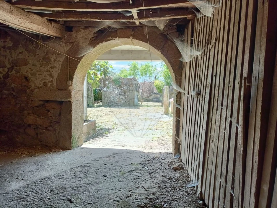 Moradia T4 para Venda em Macieira de Sarnes Foto 14