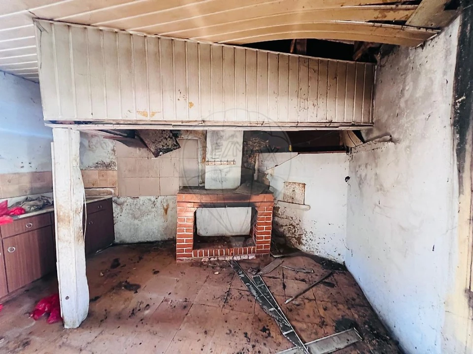 Moradia T4 para Venda em Macieira de Sarnes Foto 10