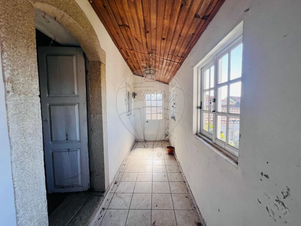 Moradia T4 para Venda em Macieira de Sarnes Foto 9