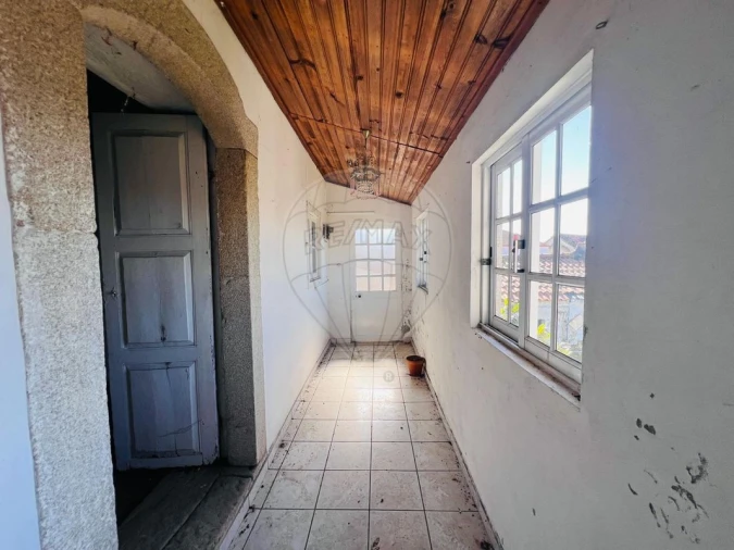 Moradia T4 para Venda em Macieira de Sarnes Foto 9