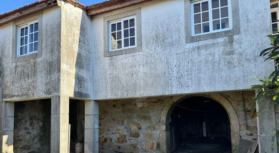 Moradia T4 para Venda em Macieira de Sarnes Foto 1