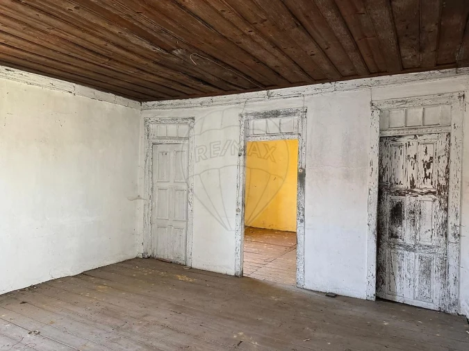 Moradia T4 para Venda em Macieira de Sarnes Foto 3