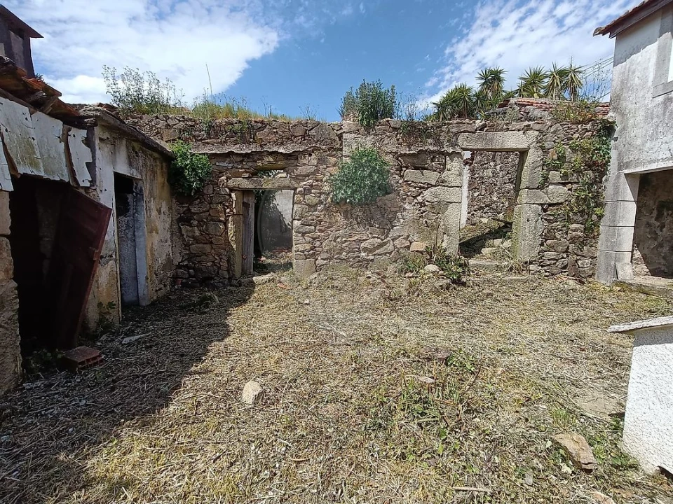 Moradia T4 para Venda em Macieira de Sarnes Foto 21