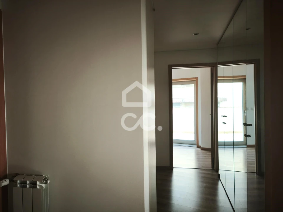 Apartamento T3 para Arrendamento em Santa Marinha Foto 21