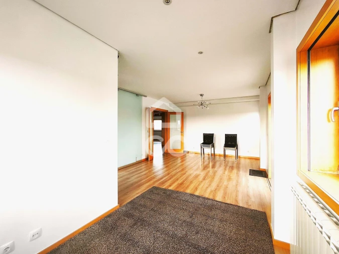 Apartamento T3 para Arrendamento em Santa Marinha Foto 7