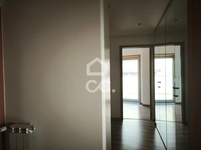 Apartamento T3 para Arrendamento em Santa Marinha Foto 21