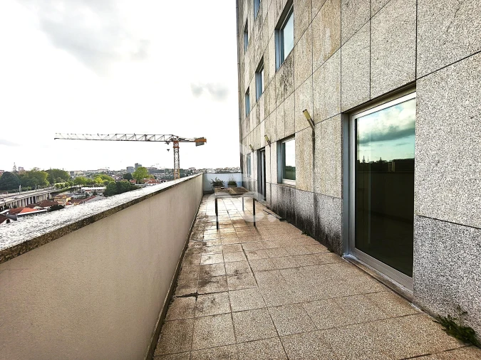 Apartamento T3 para Arrendamento em Santa Marinha Foto 3