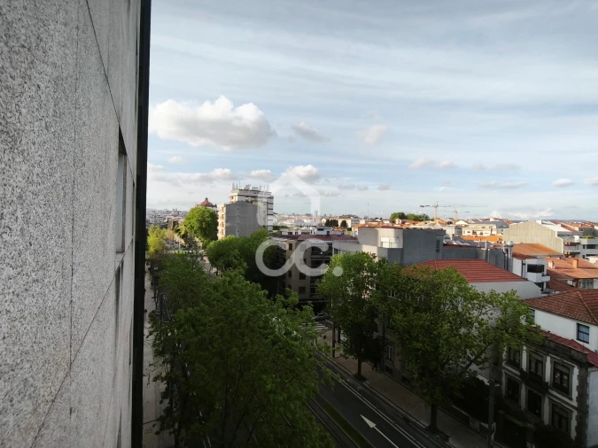 Apartamento T3 para Arrendamento em Santa Marinha Foto 4