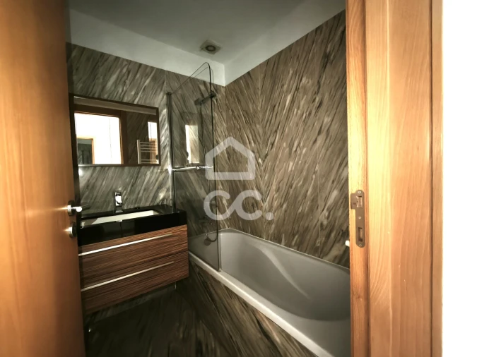 Apartamento T3 para Arrendamento em Santa Marinha Foto 20