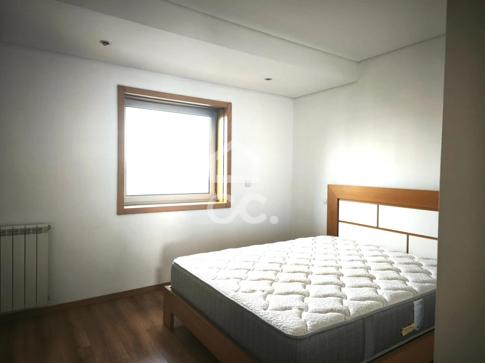 Apartamento T3 para Arrendamento em Santa Marinha Foto 22