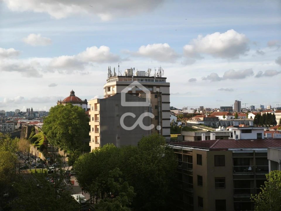 Apartamento T3 para Arrendamento em Santa Marinha Foto 5