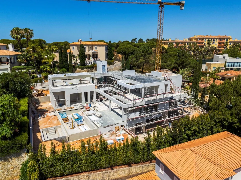 Moradia T4 para Venda em Almancil Foto 7