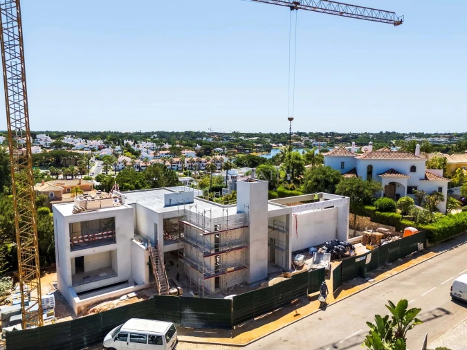 Moradia T4 para Venda em Almancil Foto 6