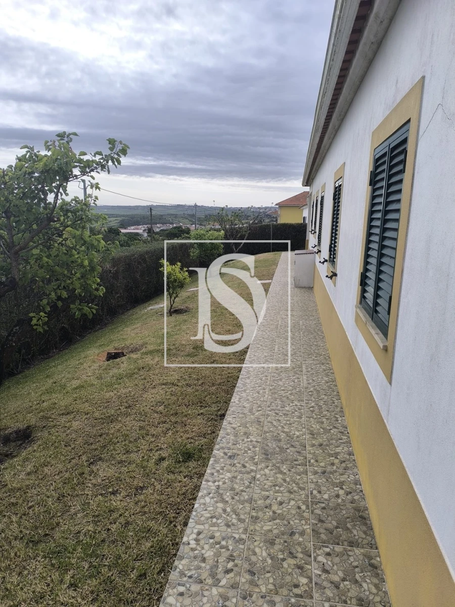 Moradia T3 para Venda em Vau Foto 4