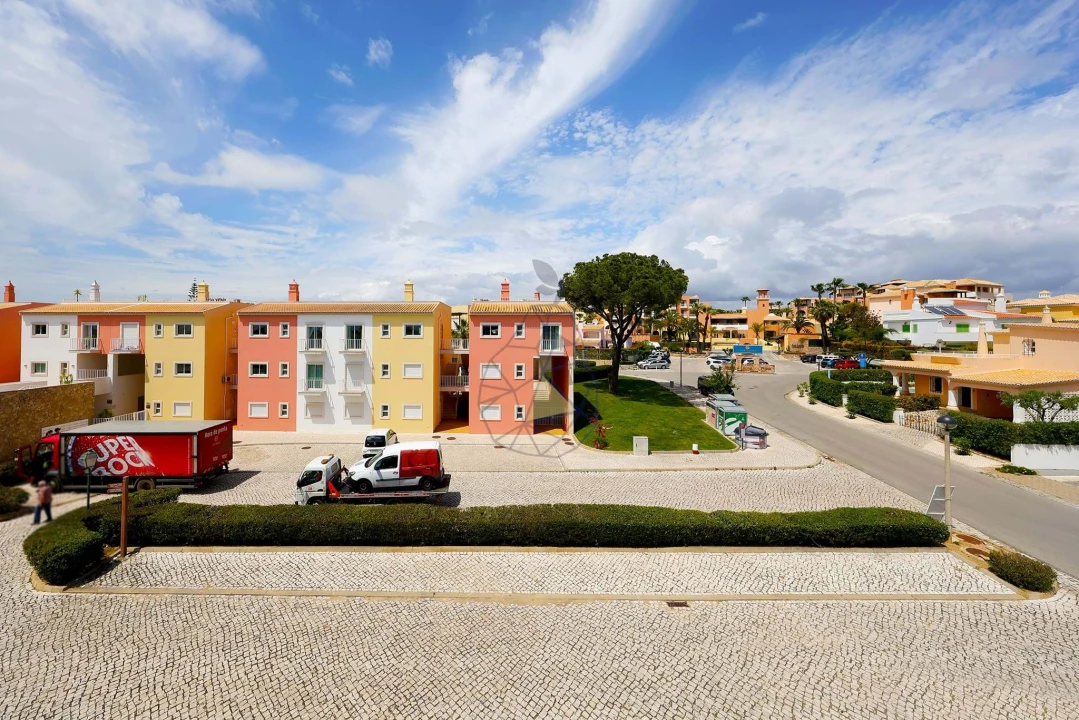 Apartamento T2 para Venda em Quarteira Foto 16