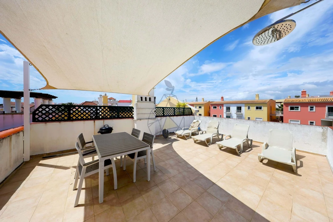 Apartamento T2 para Venda em Quarteira Foto 28