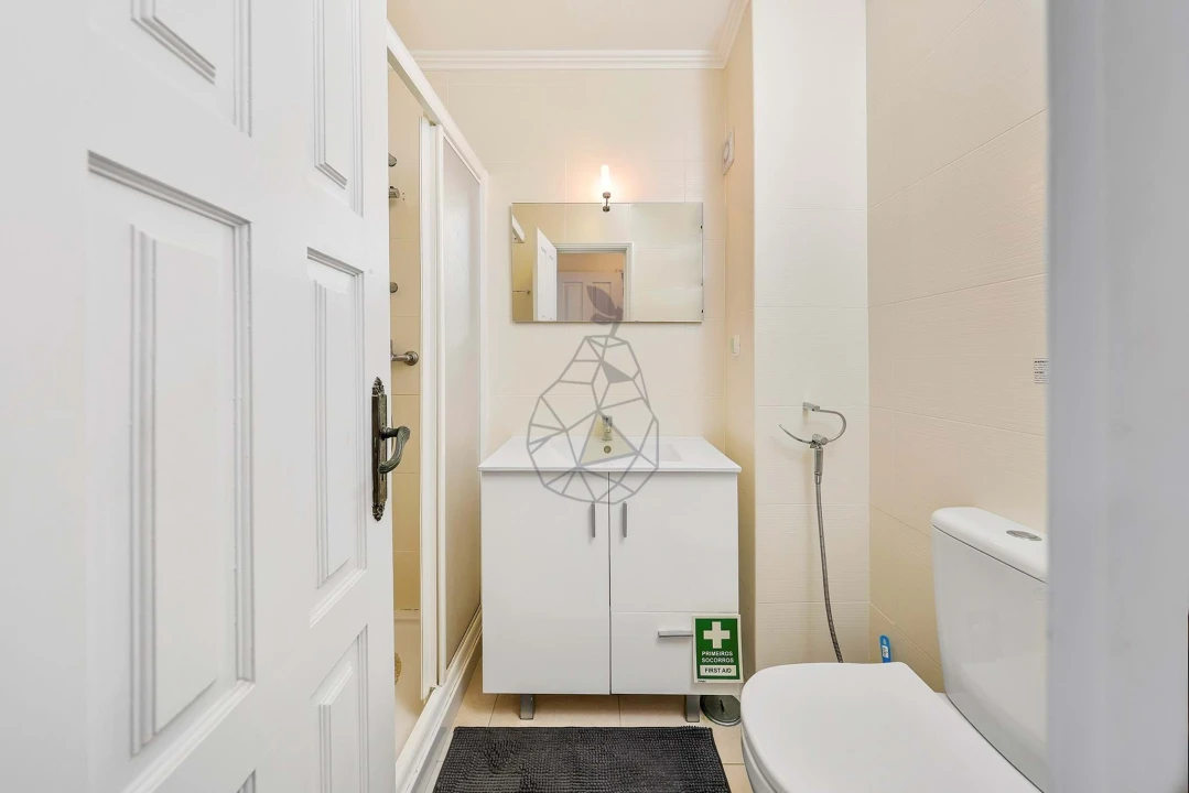 Apartamento T2 para Venda em Quarteira Foto 13