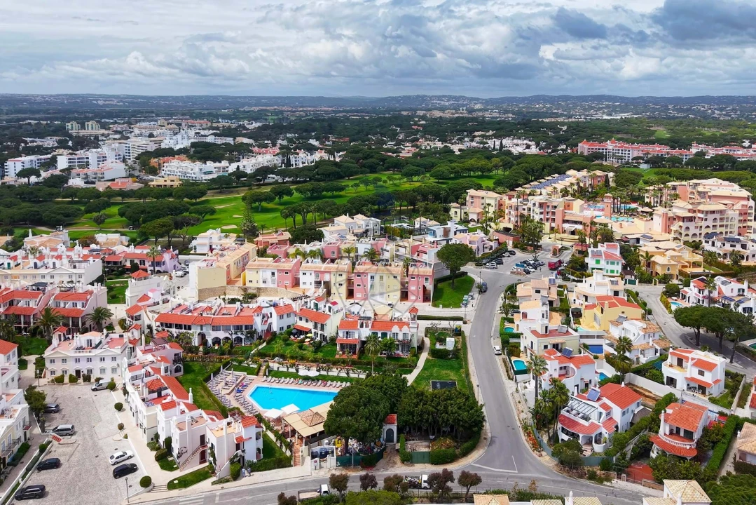 Apartamento T2 para Venda em Quarteira Foto 53
