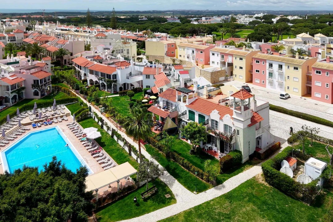 Apartamento T2 para Venda em Quarteira Foto 3