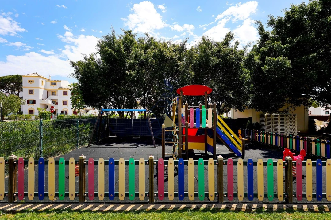 Apartamento T2 para Venda em Quarteira Foto 38