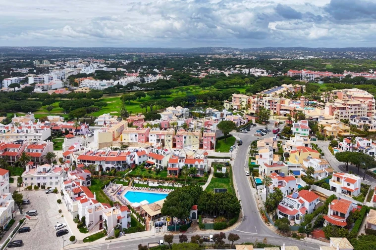 Apartamento T2 para Venda em Quarteira Foto 53