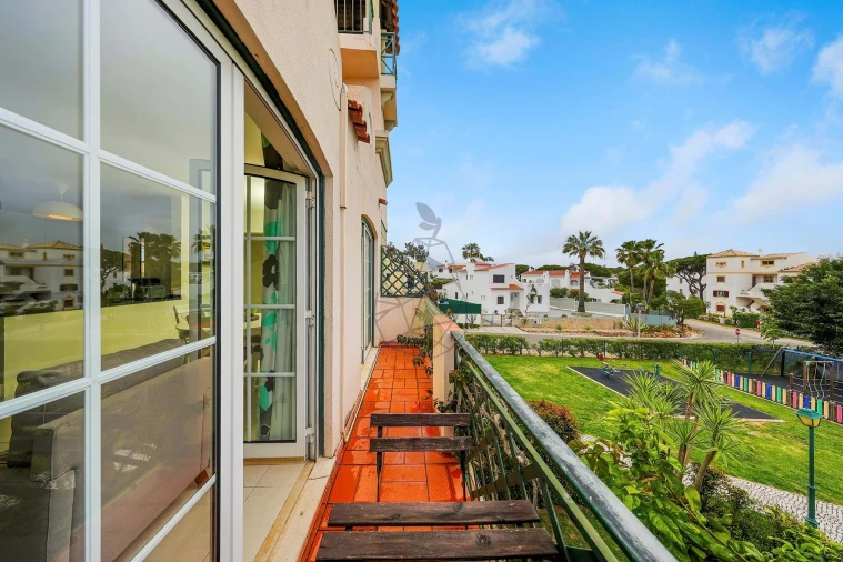 Apartamento T2 para Venda em Quarteira Foto 9