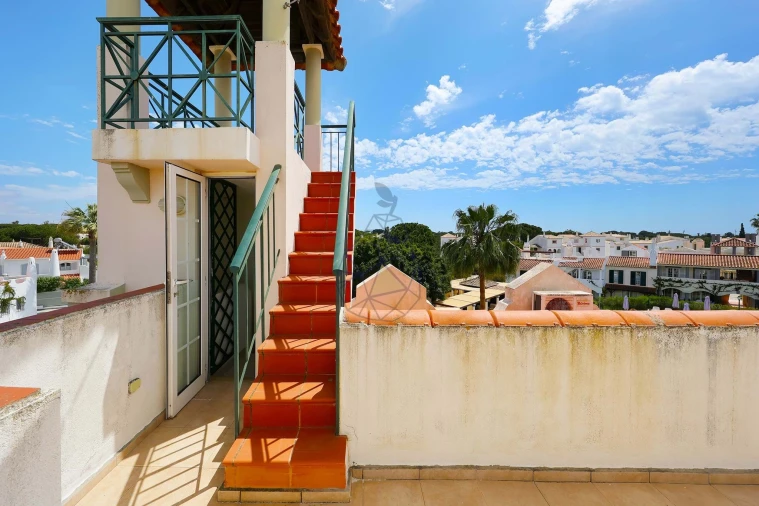 Apartamento T2 para Venda em Quarteira Foto 33