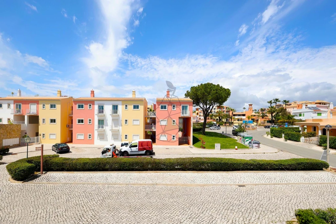 Apartamento T2 para Venda em Quarteira Foto 19