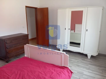 Moradia T3 para Arrendamento em Alvorninha