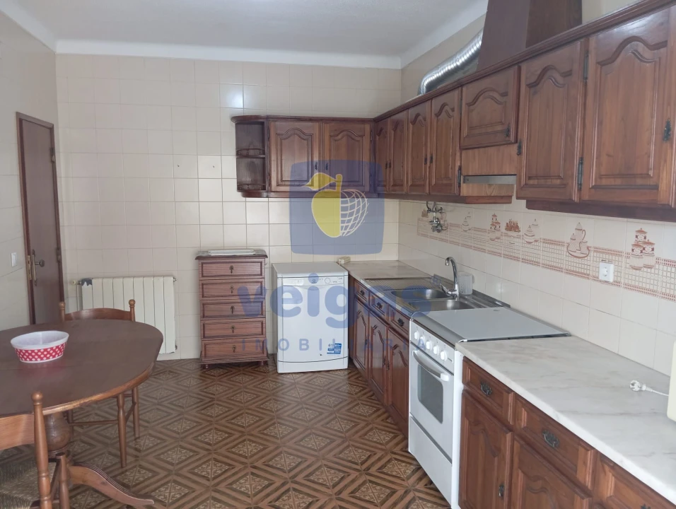 Moradia T3 para Arrendamento em Alvorninha Foto 4