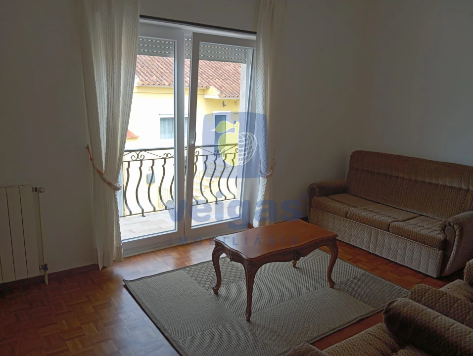 Moradia T3 para Arrendamento em Alvorninha Foto 7