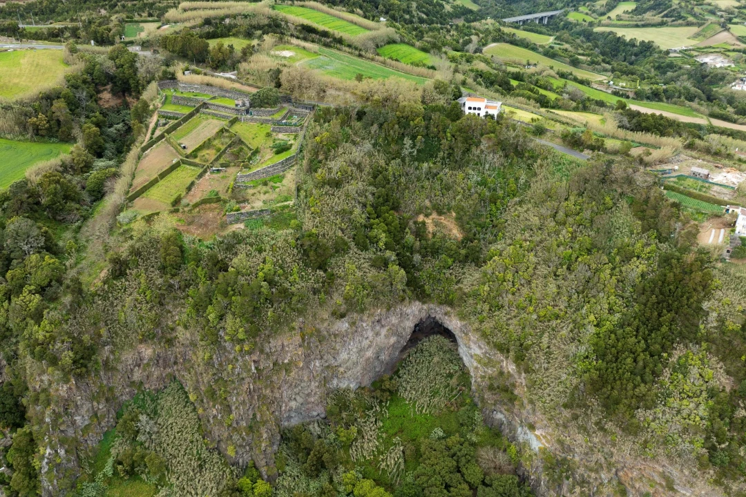 Terreno para Venda em Agua de Pau Foto 6