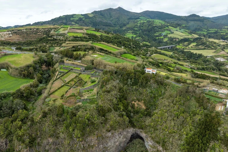 Terreno para Venda em Agua de Pau Foto 7
