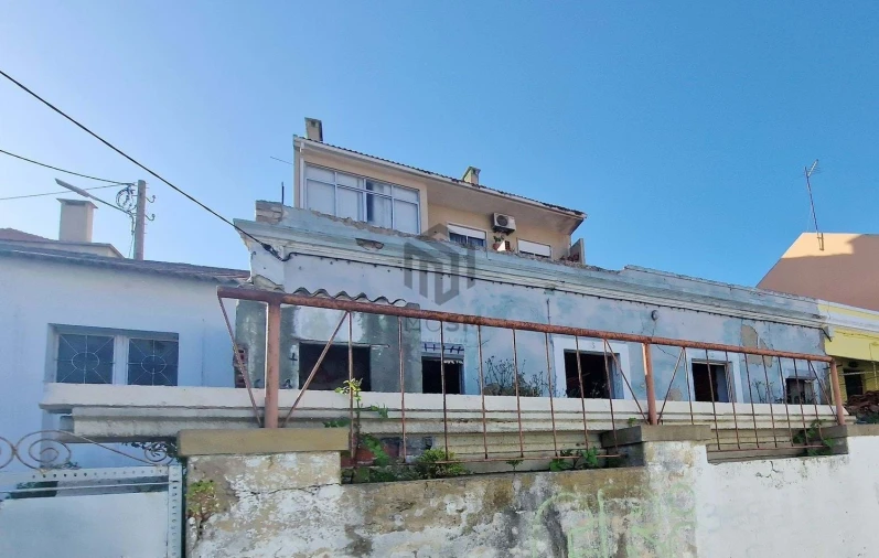 Moradia T2 para Venda em Póvoa de Santa Iria e Forte da Casa Foto 1