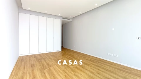 Moradia T4 para Venda em Estreito da Calheta