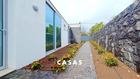 Moradia T4 para Venda em Estreito da Calheta