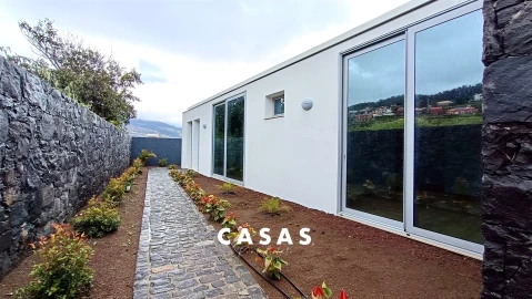 Moradia T4 para Venda em Estreito da Calheta
