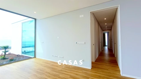 Moradia T4 para Venda em Estreito da Calheta