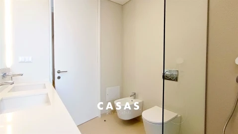 Moradia T4 para Venda em Estreito da Calheta