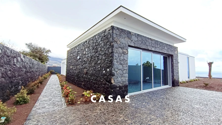 Moradia T4 para Venda em Estreito da Calheta Foto 6