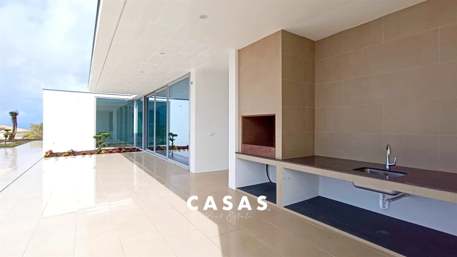 Moradia T4 para Venda em Estreito da Calheta Foto 14