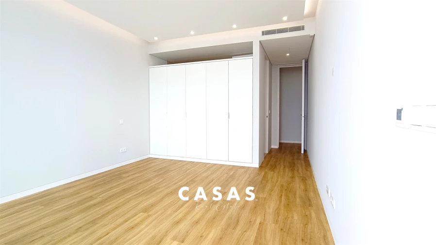 Moradia T4 para Venda em Estreito da Calheta Foto 39