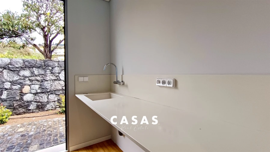 Moradia T4 para Venda em Estreito da Calheta Foto 50