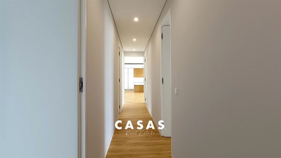 Moradia T4 para Venda em Estreito da Calheta Foto 27