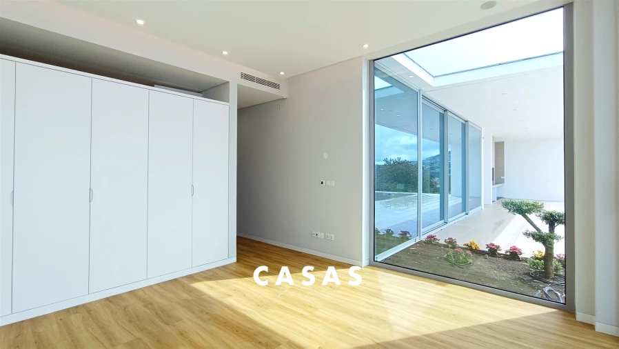 Moradia T4 para Venda em Estreito da Calheta Foto 34